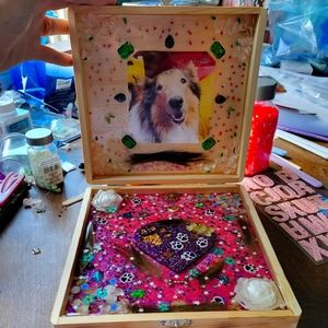 Memorial resin display box